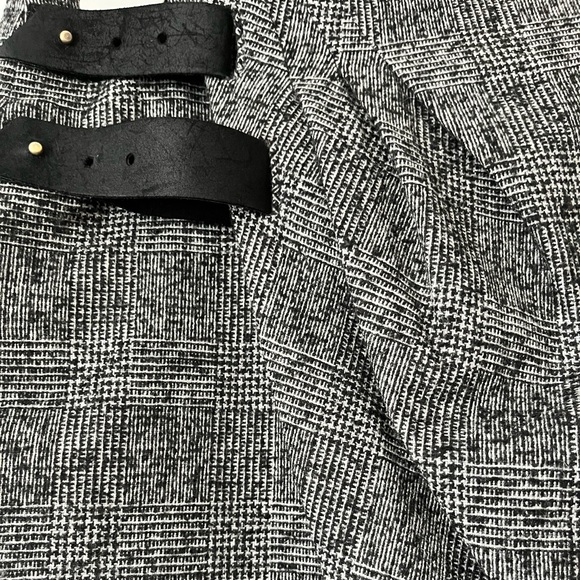 Timeless Rag&Bone tweed wrap skirt, leather closure, front pocket, pleats. - Picture 2 of 4